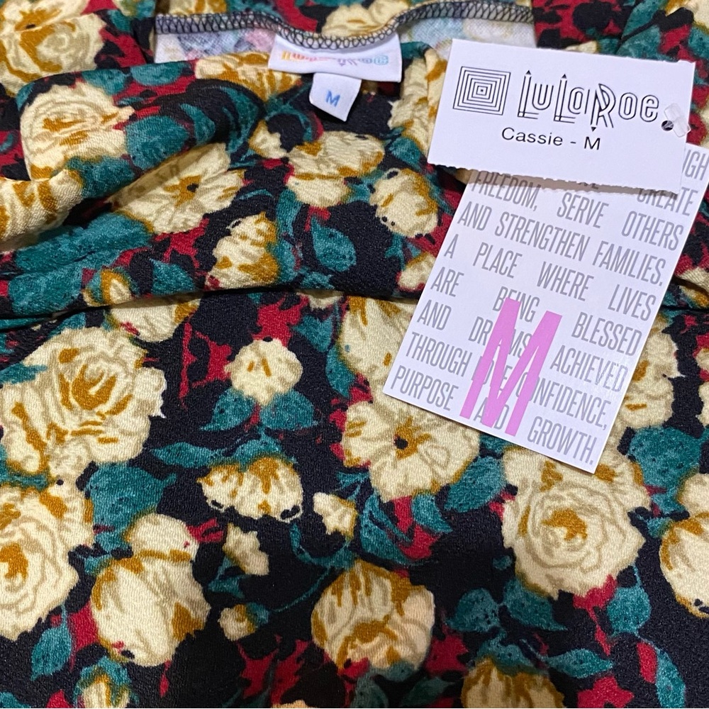 CLOSET CLEAR OUT ON ALL LULAROE MAKE A OFFER BUNDLE NWT MEDIUM HIGHWAIST STRETCH - Picture 7 of 11